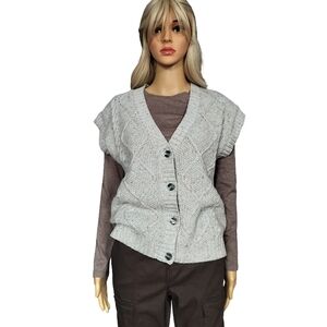 Avec Les Filles Light Gray Dotted Knit Cardigan Vest Size M NWT